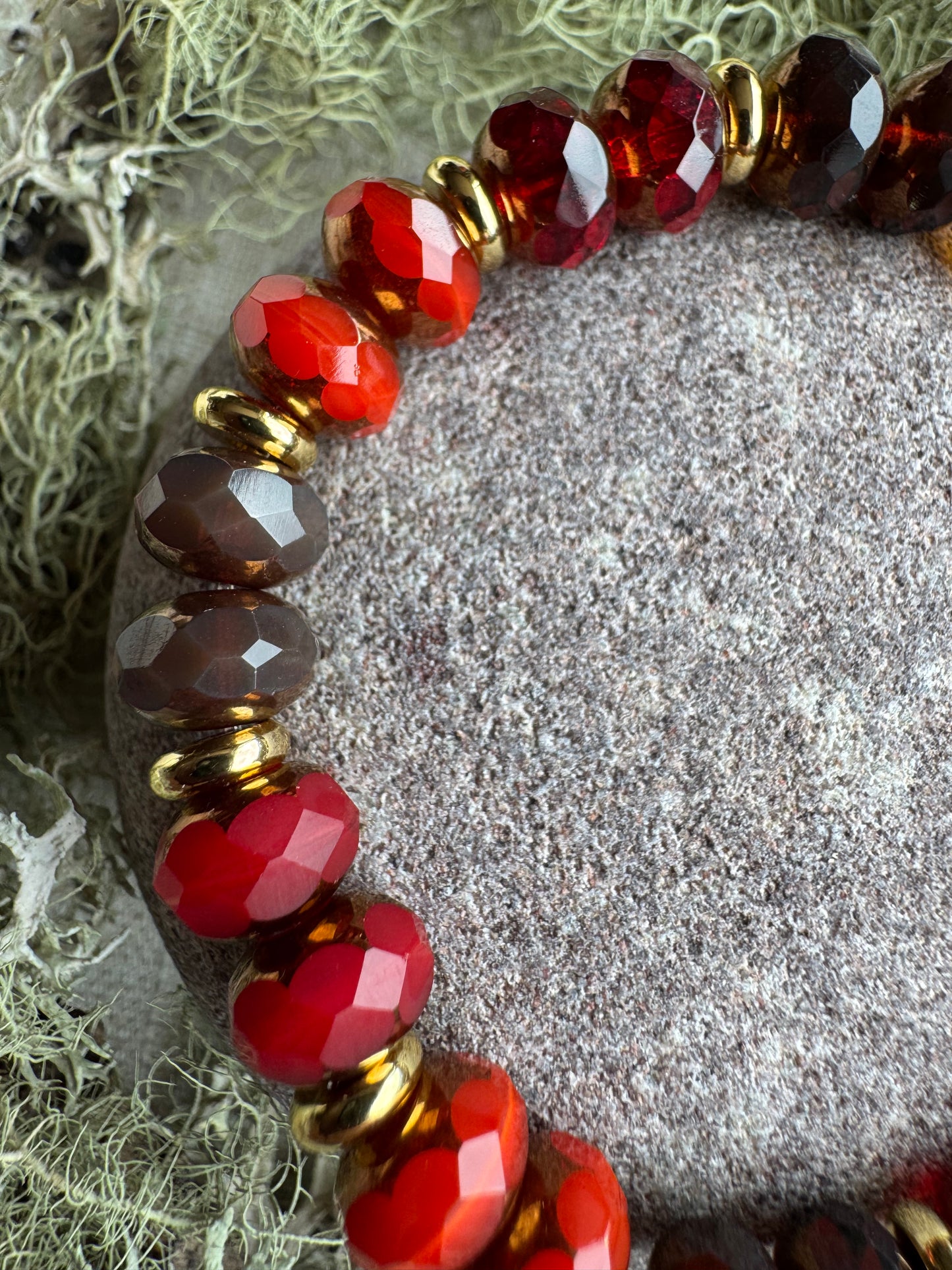 Lochlinne - Glass Bead Bracelet