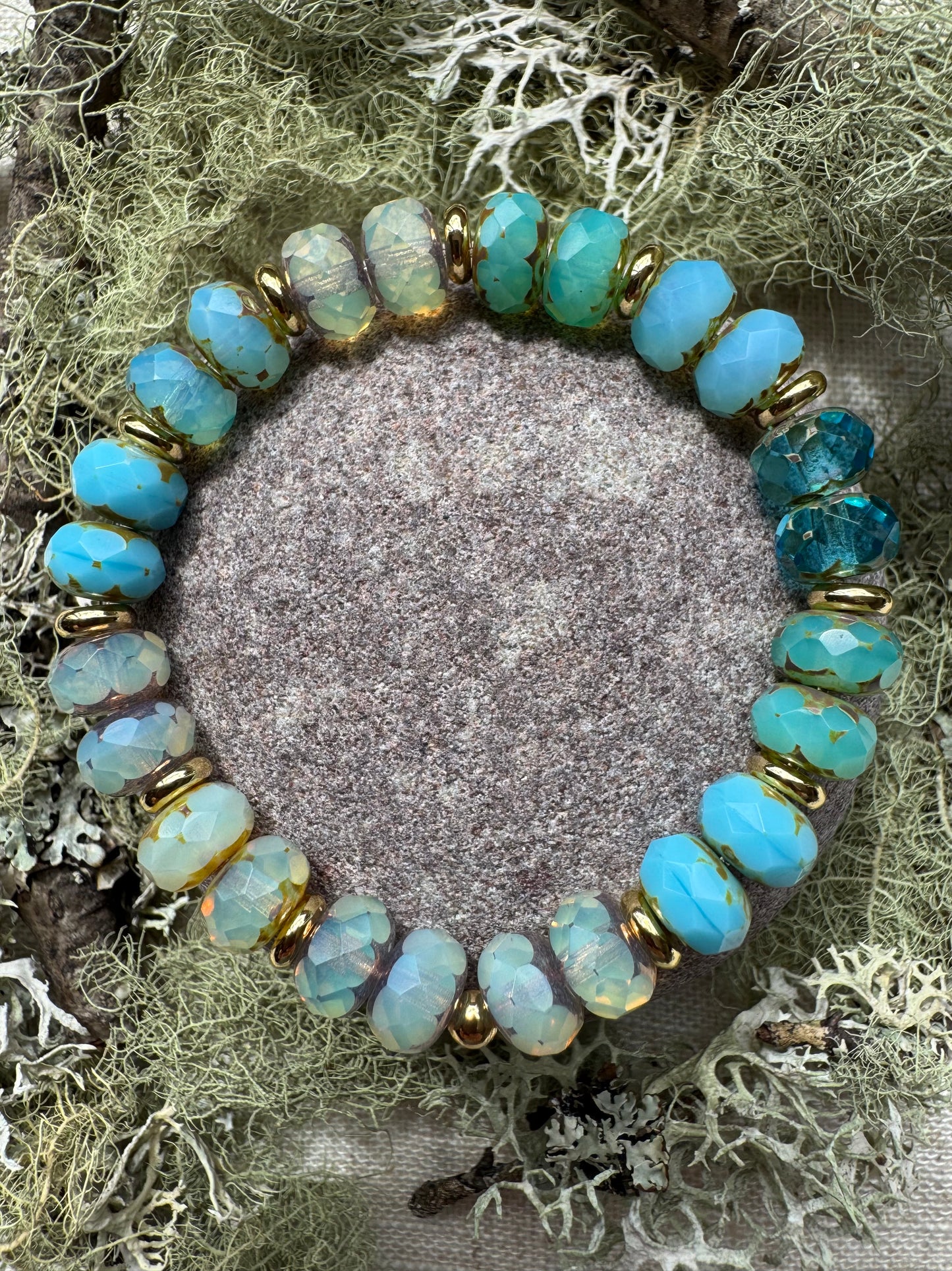 Lochora - Glass Bead Bracelet