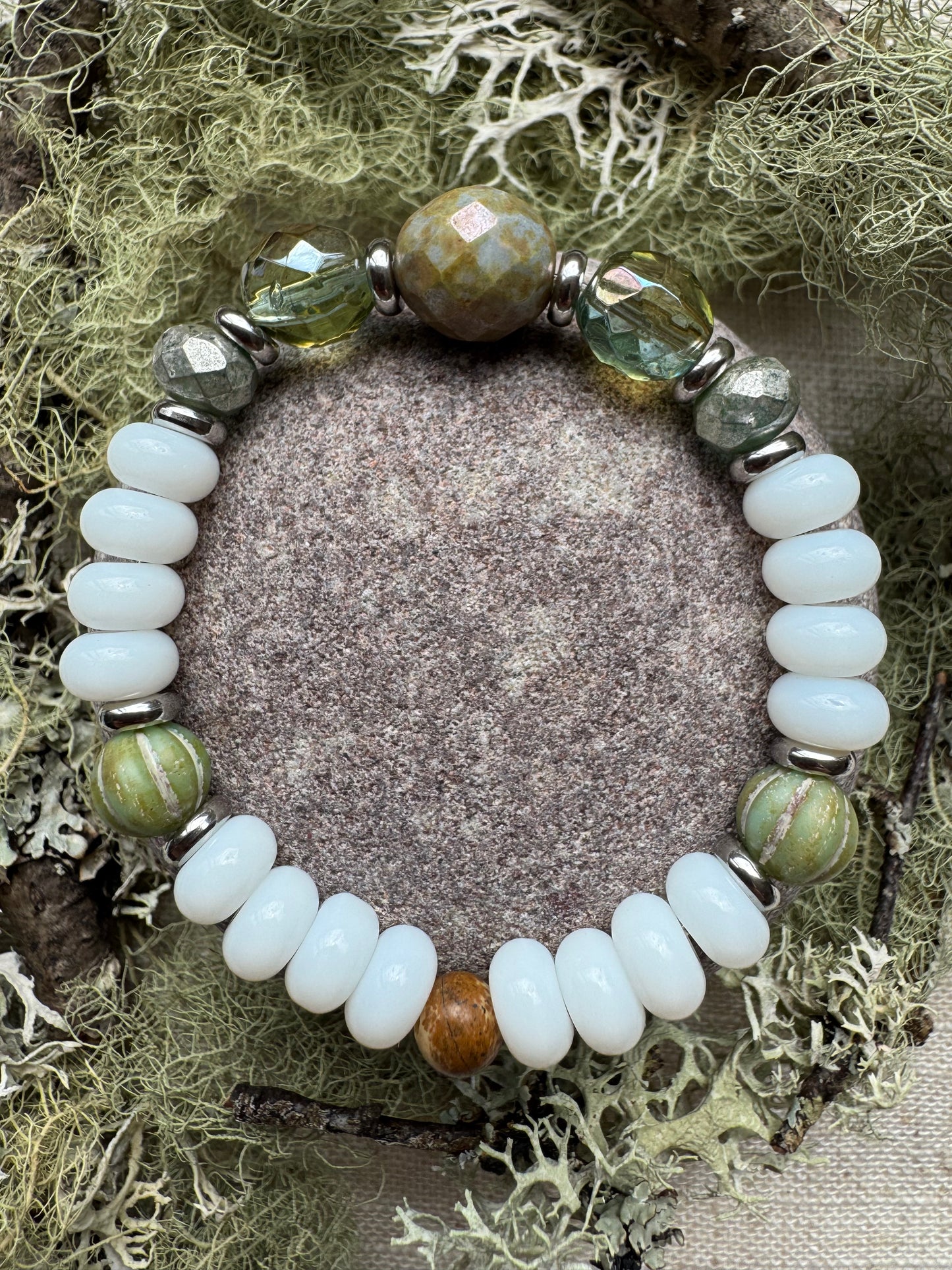 Tarnlin - Glass Bead Bracelet