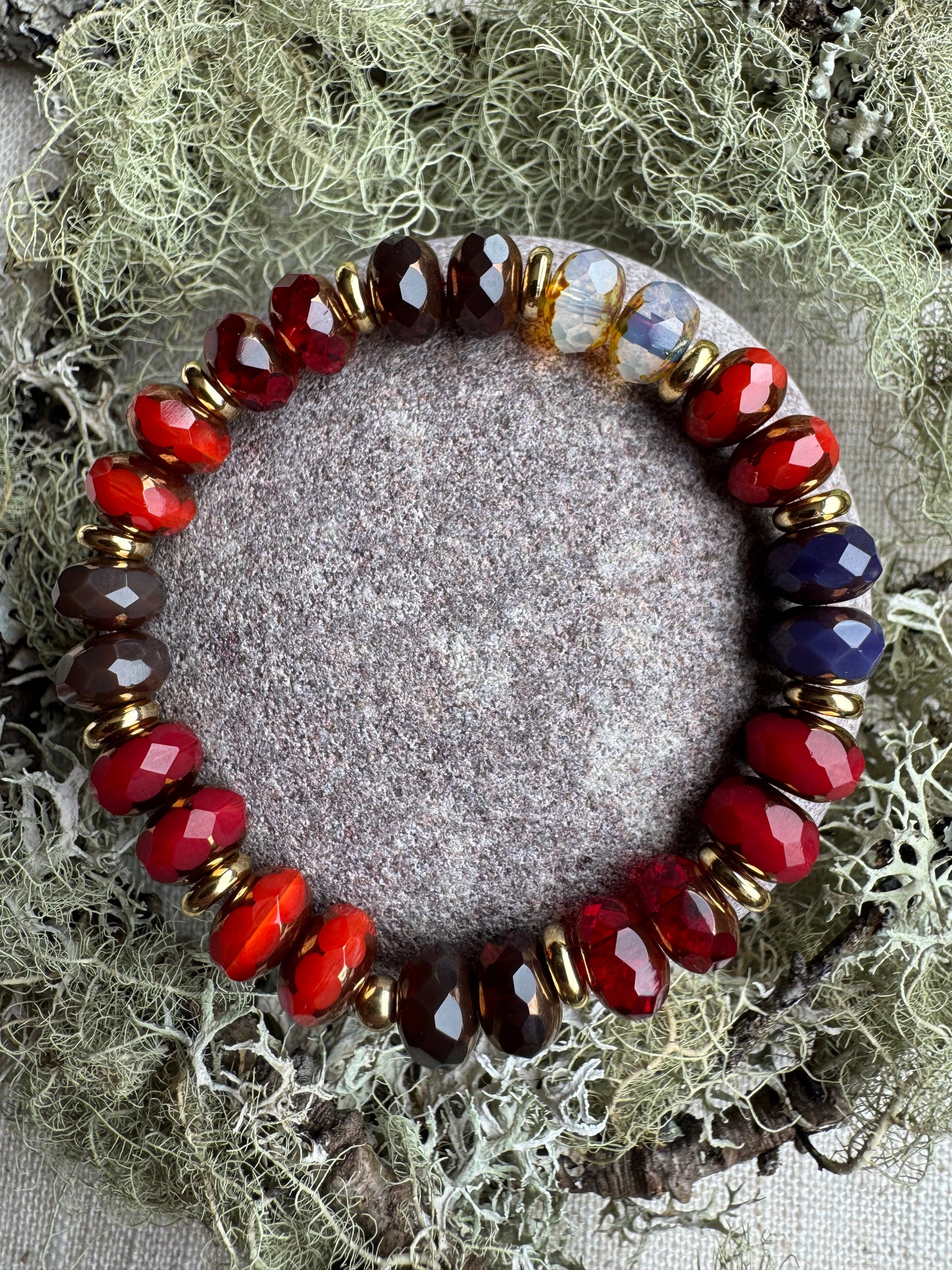 Lochlinne - Glass Bead Bracelet